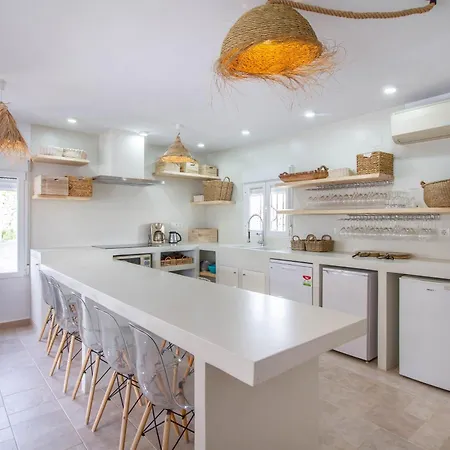 Villa Condor By Abahana *